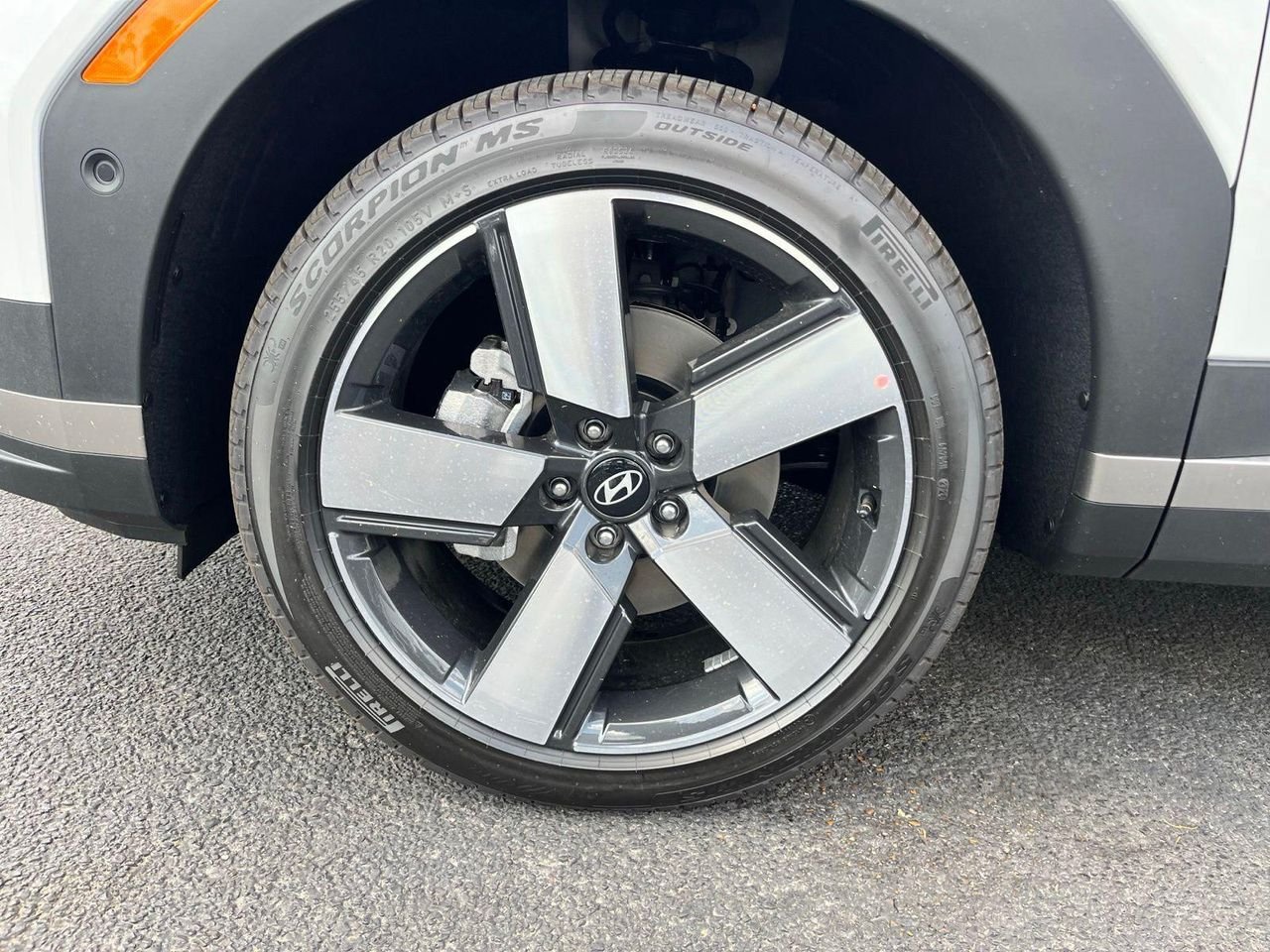 New 2027 White Hyundai Limited image 7