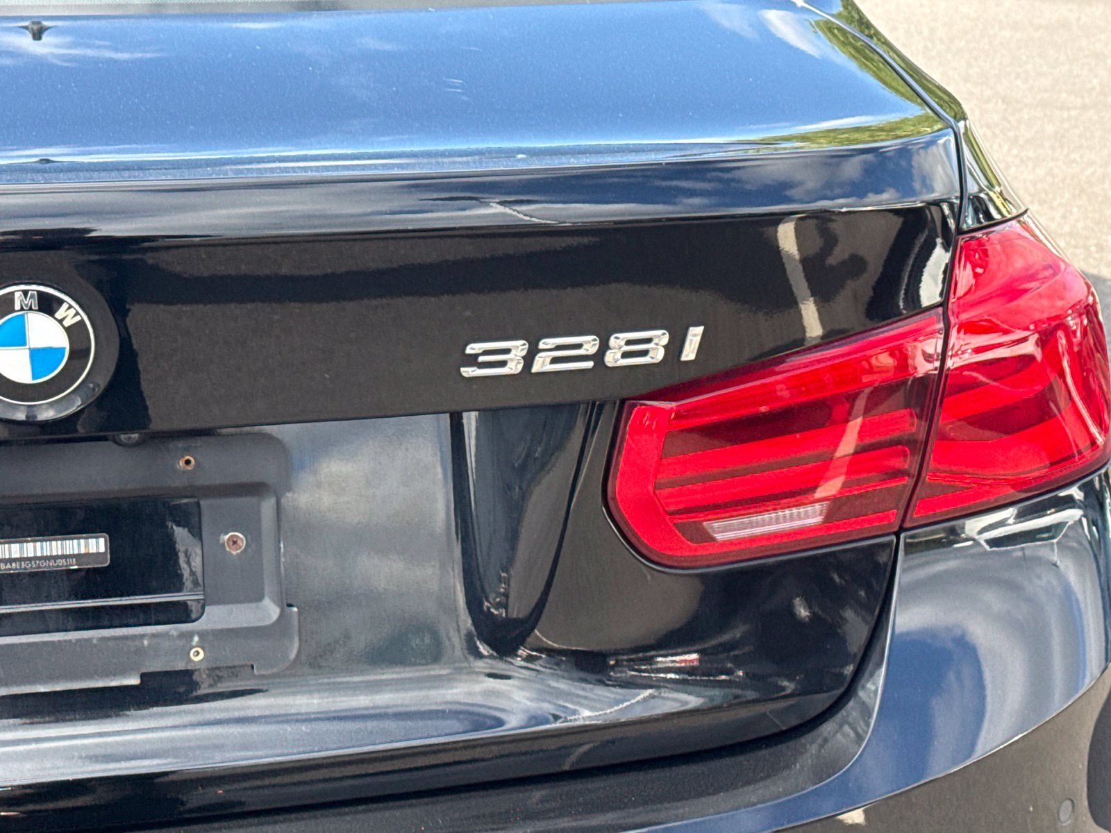Used 2016 Black BMW 328i xDrive image 9