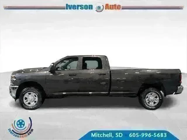 New 2026 Granite Crystal Metallic Clear-Coat Exterior Paint RAM TRADESMAN image 4