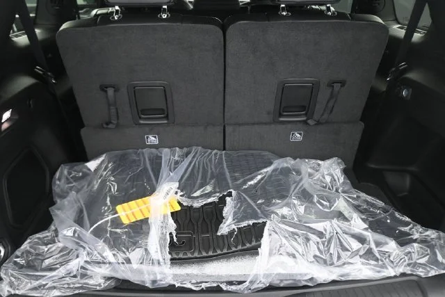New 2026 Bright White Clear-Coat Exterior Paint Jeep Limited image 26