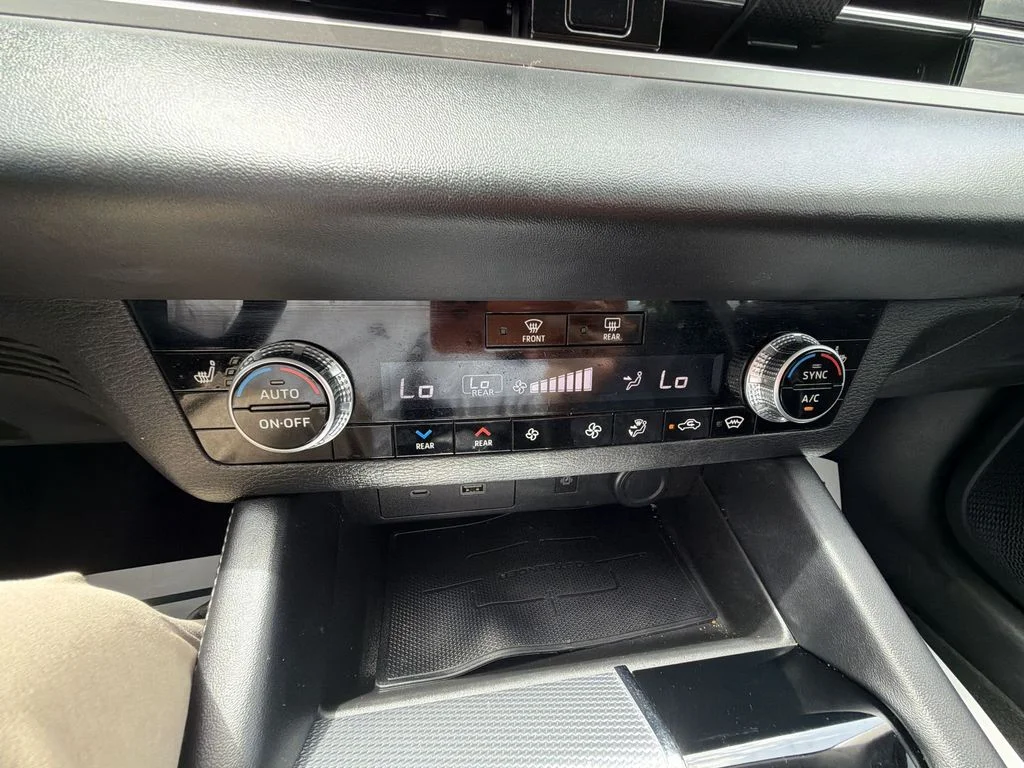 Used 2022 Gray Mitsubishi SEL image 25