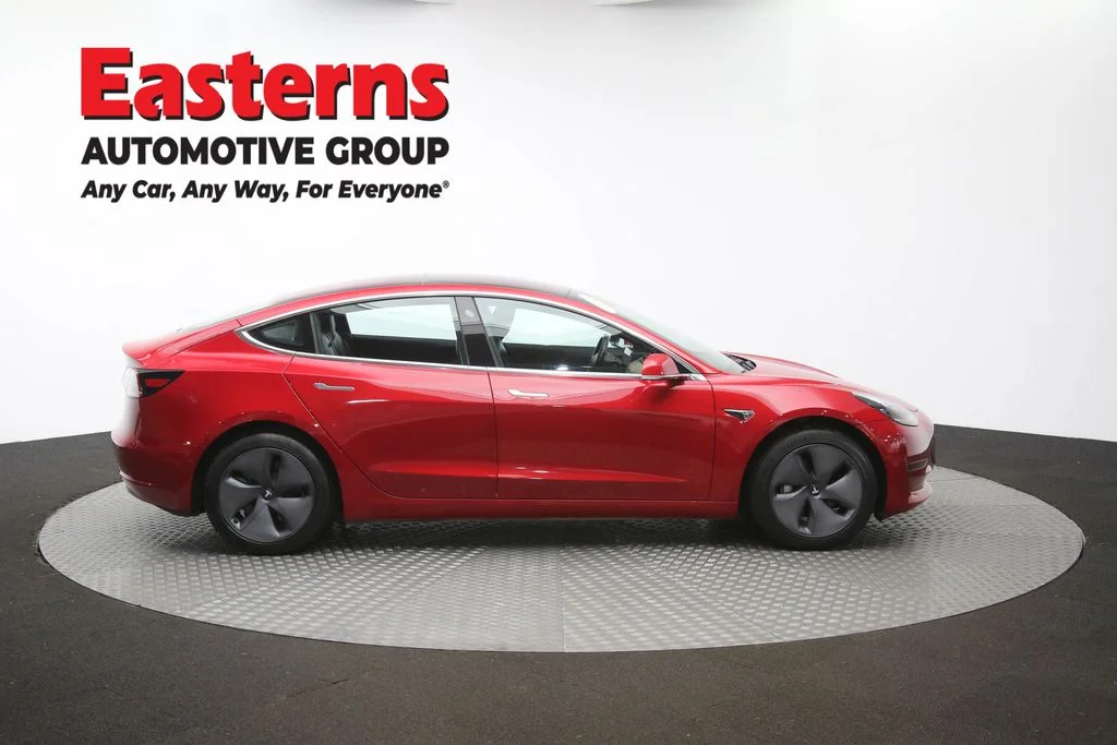 Used 2018 Red Tesla Long Range image 39