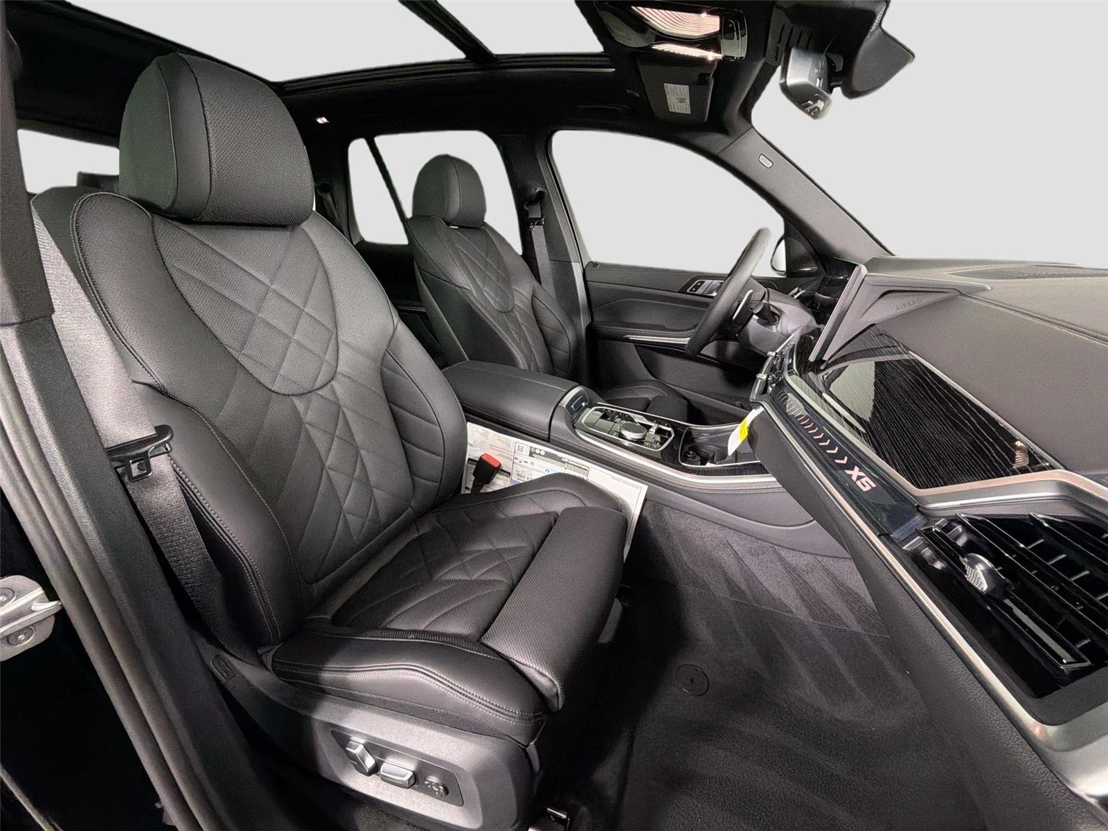 New 2026 Black Sapphire Metallic BMW xDrive40i image 30