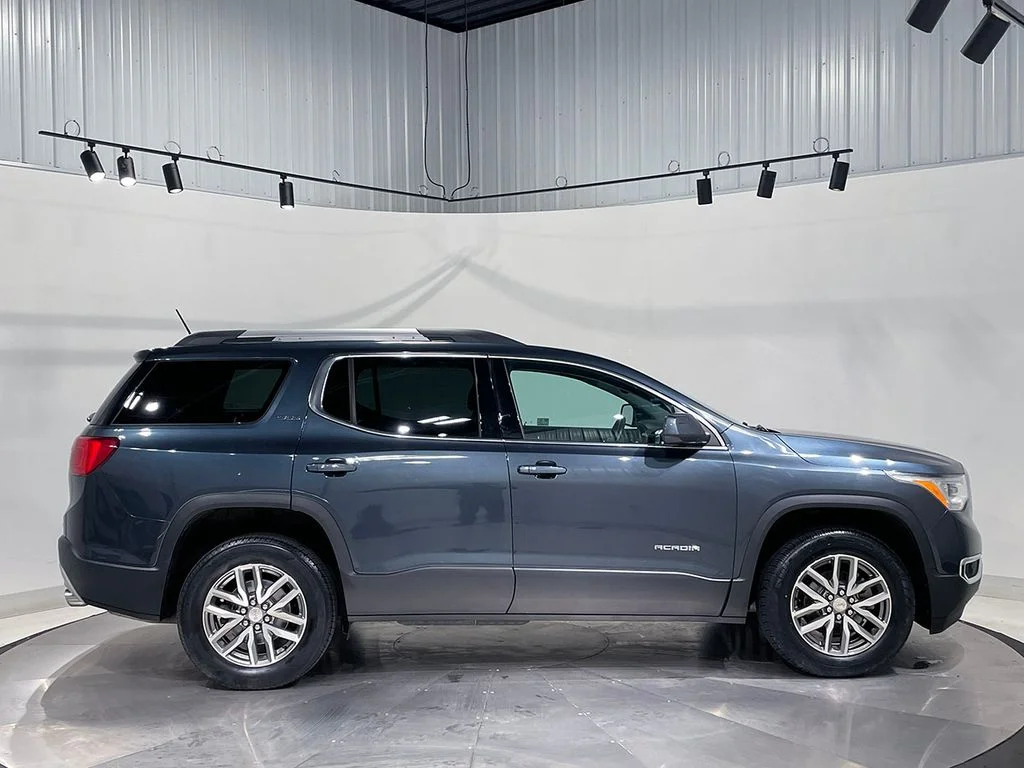 Used 2019 Blue GMC SLE-2 image 10