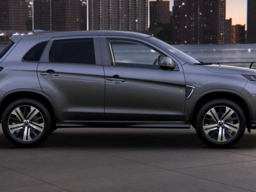 New 2027 Mercury Gray Metallic Mitsubishi SE image 2
