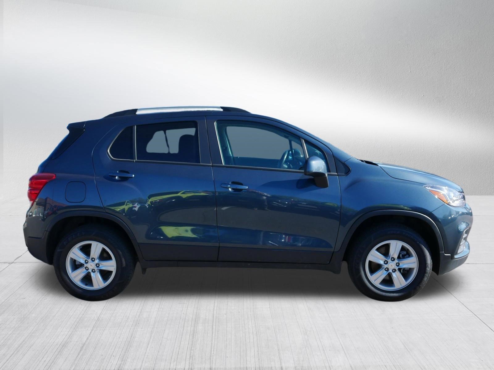 Used 2022 Shadow Gray Metallic Chevrolet LT image 8
