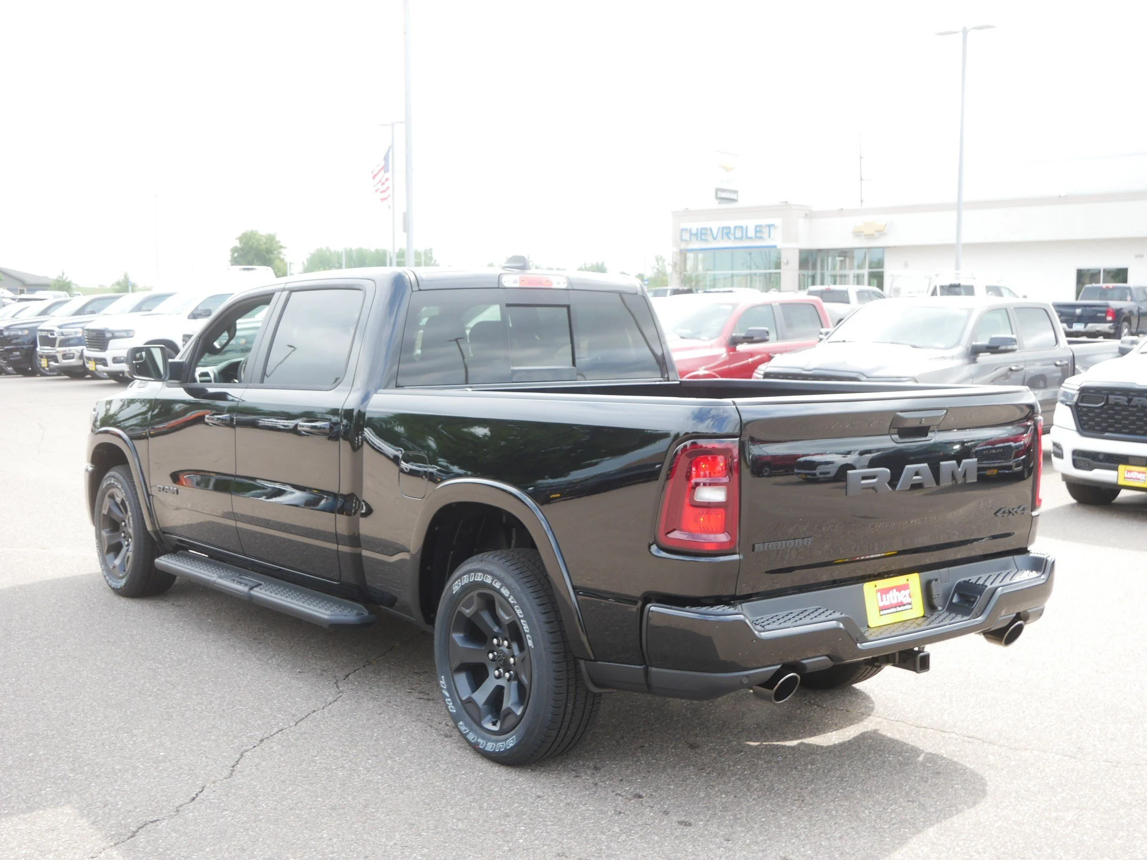 New 2026 Diamond Black Crystal Pearl-Coat Exterior Paint RAM Big Horn image 3