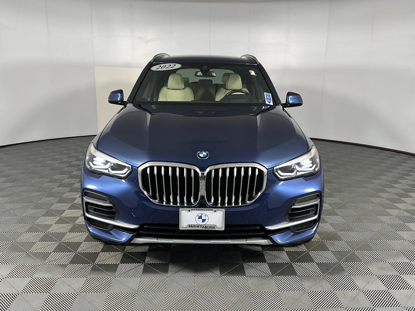 Used 2022 Phytonic Blue Metallic BMW xDrive40i image 6