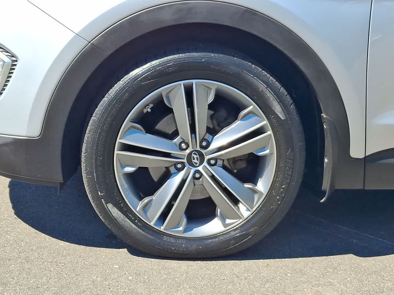 Used 2016 Circuit Silver Hyundai SE image 29