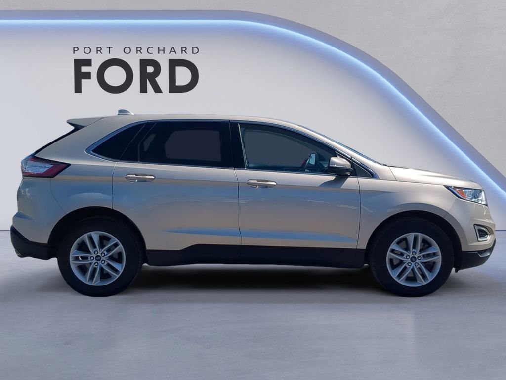 Used 2017 White Gold Metallic Ford SEL image 8