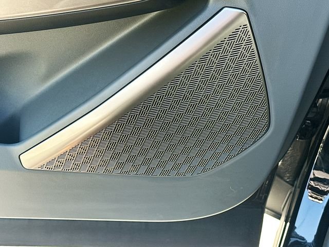 Certified Used 2026 Ebony Black Kia Wind image 19