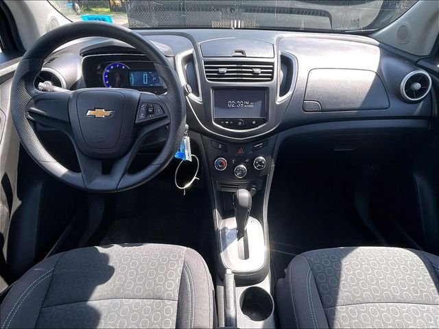 Used 2016 Silver Chevrolet LS image 16
