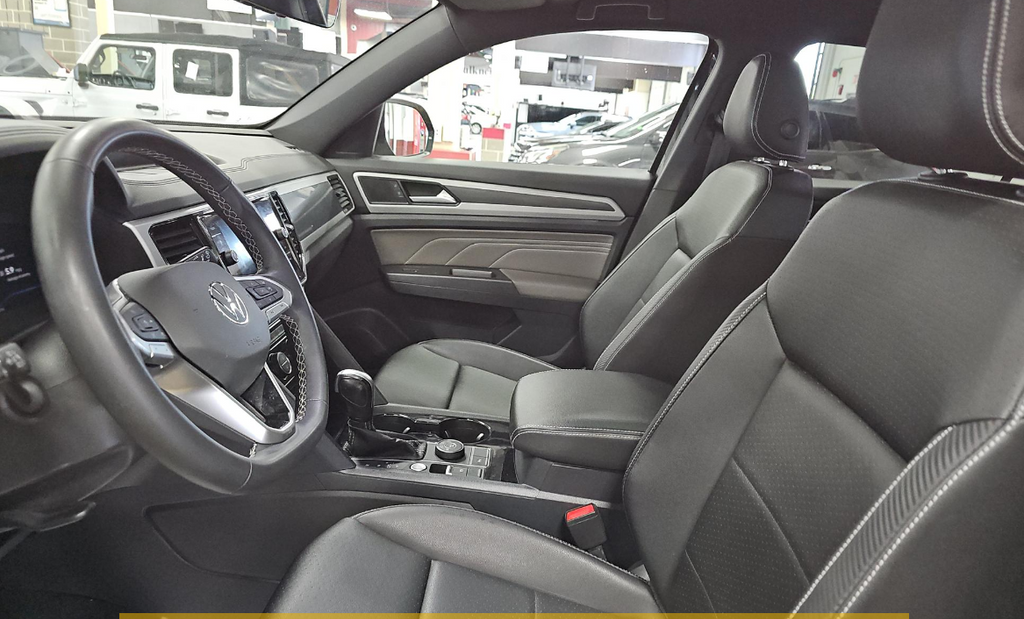 Used 2023 Black Volkswagen 3.6L V6 SEL image 11