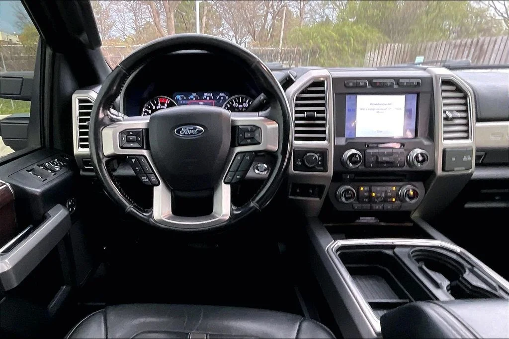 Used 2017 Black Ford Platinum image 4