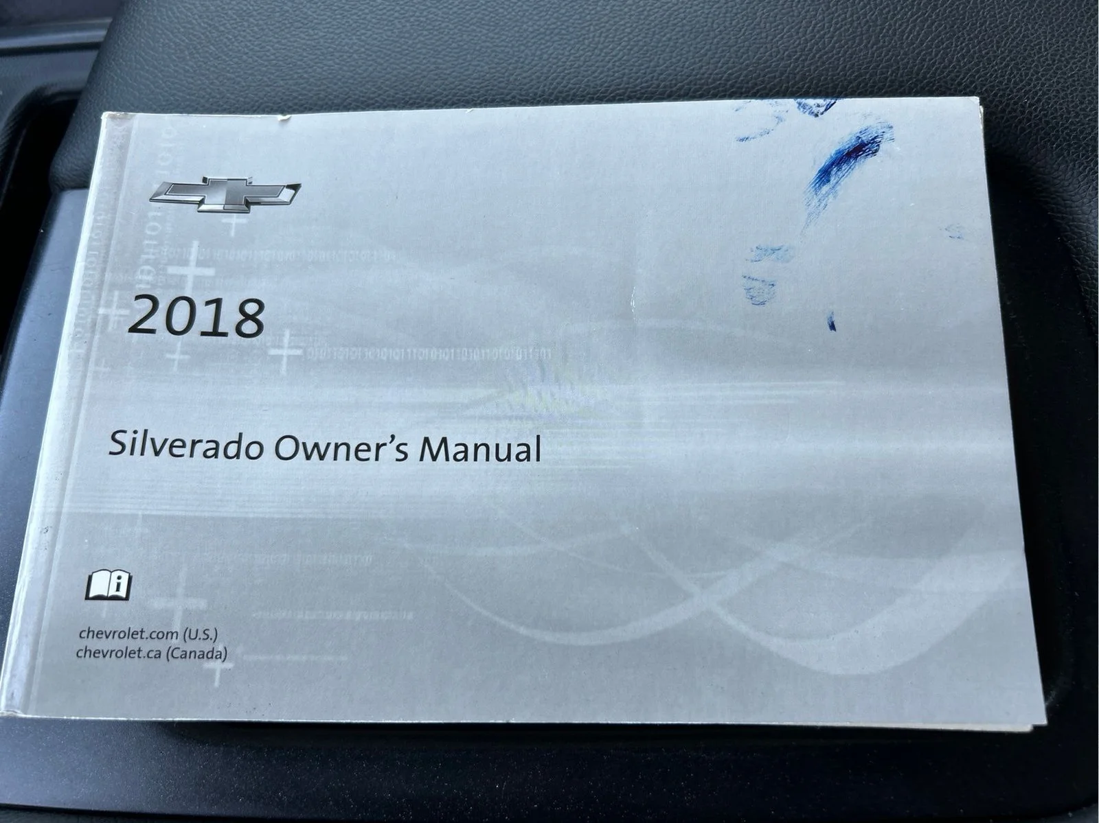 Used 2018 Graphite Metallic Chevrolet LT image 18