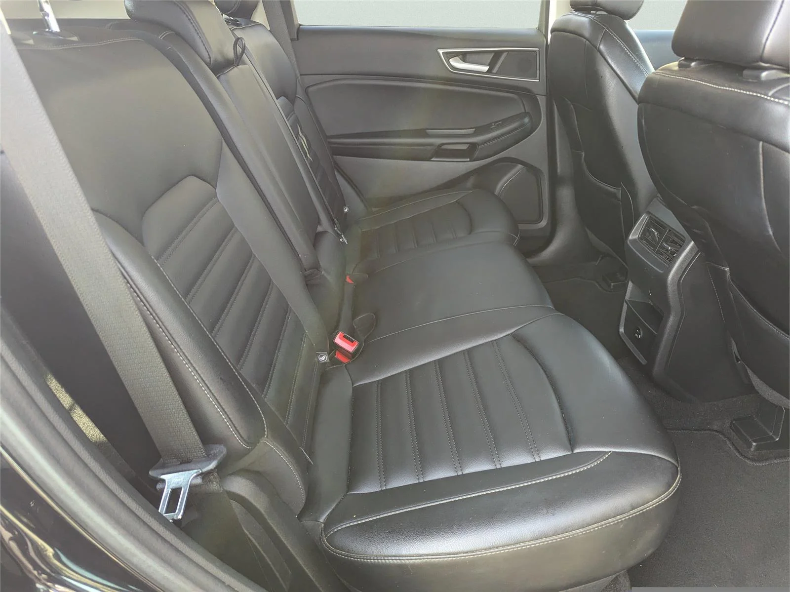 Used 2022 Agate Black Ford SEL image 35
