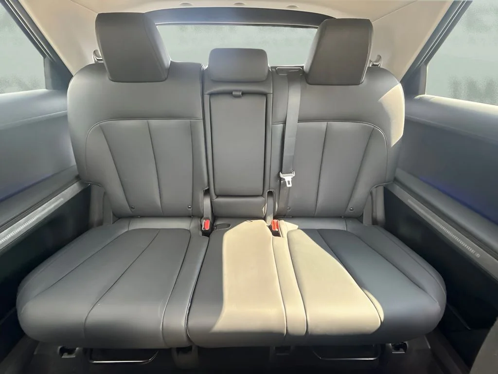 Used 2023 Green Hyundai SEL image 11