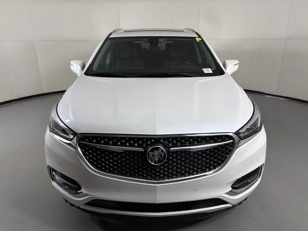 Used 2020 White Buick Avenir image 3
