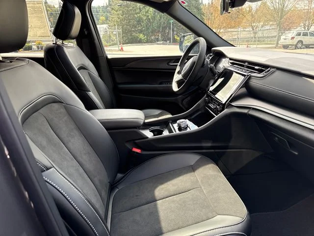 2025 Jeep Grand Cherokee L Altitude - Photo 9