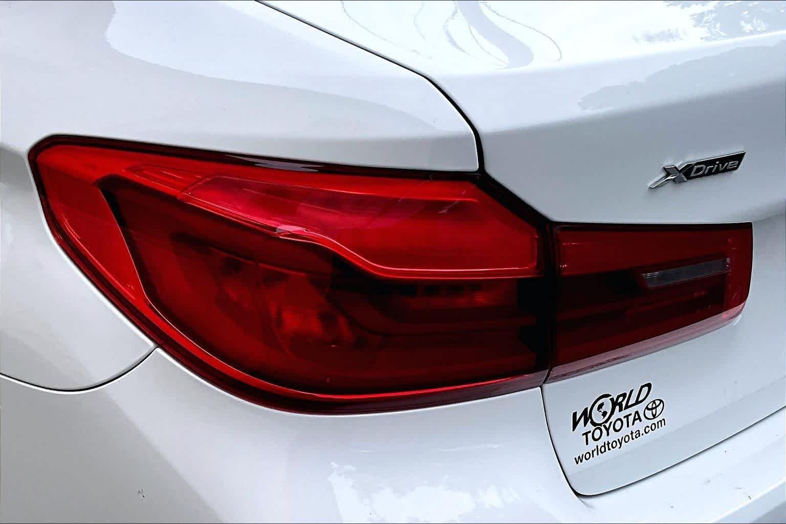Used 2019 Alpine White BMW 540i xDrive image 29