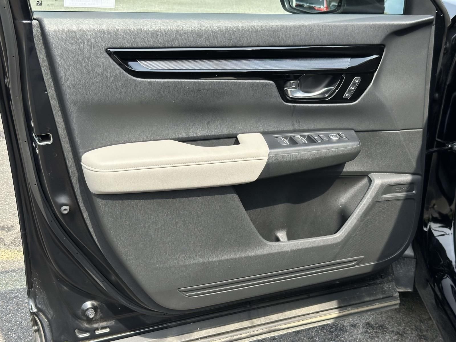Used 2024  Honda EX-L image 23