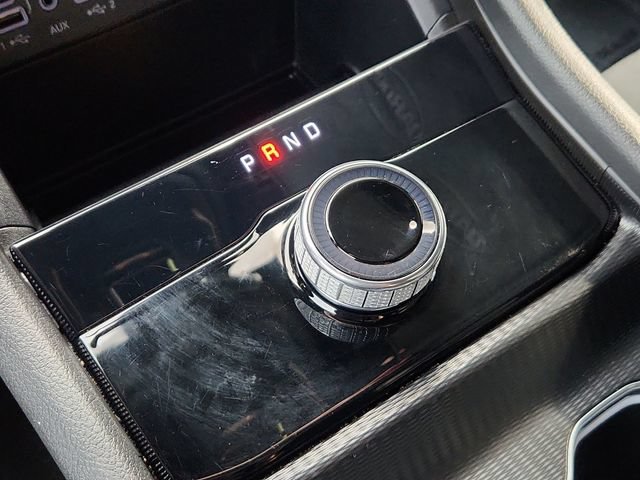 Used 2025  Jeep Laredo image 42