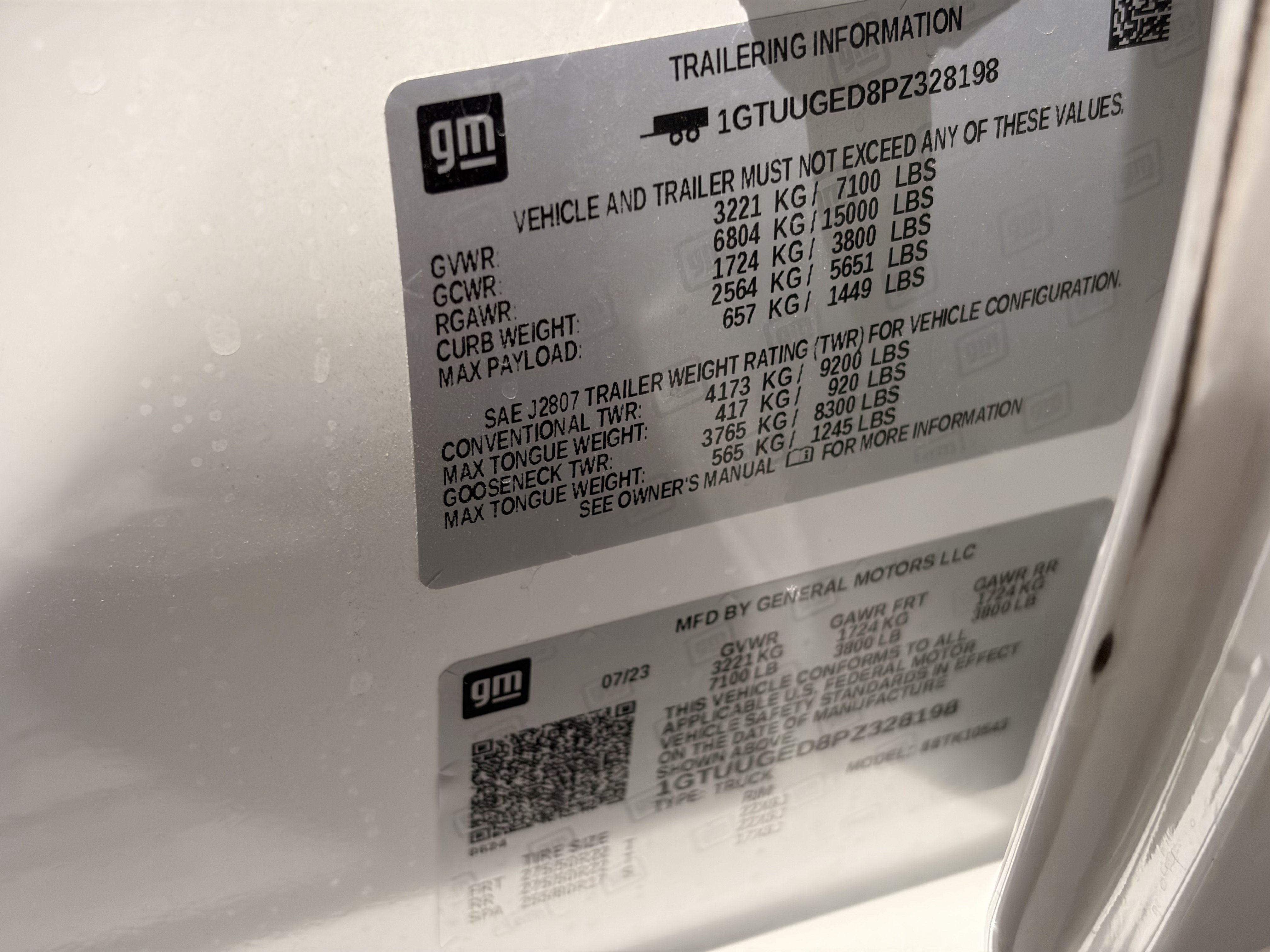 Used 2023 Summit White GMC Denali image 12