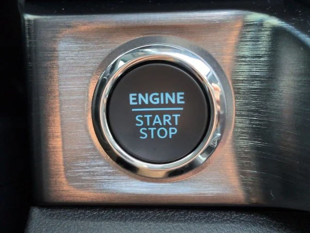 Used 2025 Gray Ford Lariat image 31