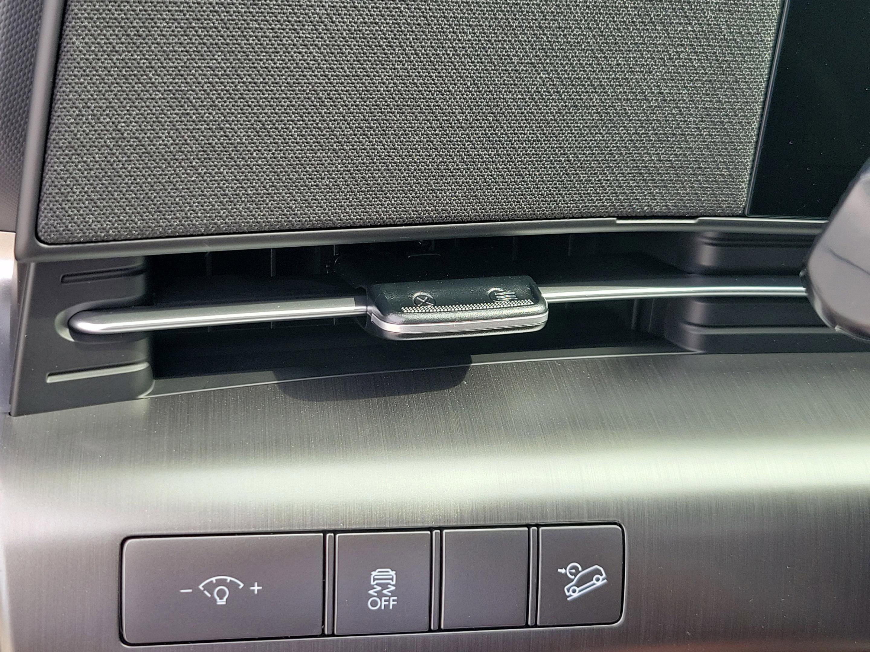 2025 Hyundai Kona SEL Convenience - Photo 30