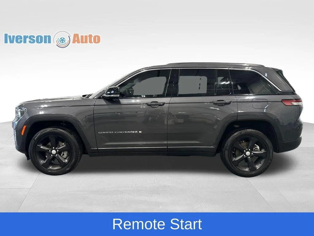 Used 2023 Gray Metallic Jeep Limited image 9
