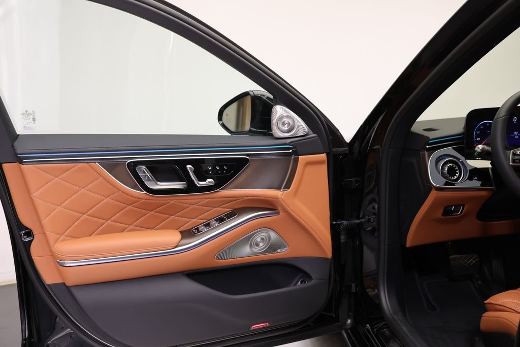 New 2027 Black Mercedes-Benz S 580 image 29