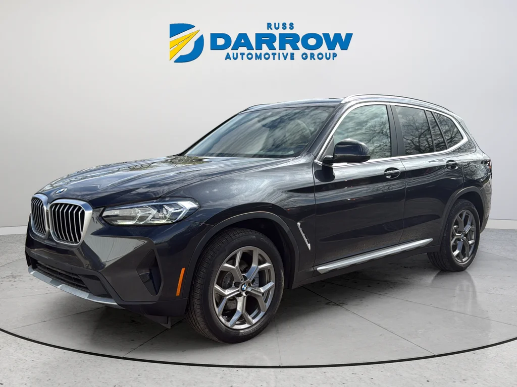 Used 2023 Gray BMW xDrive30i image 1