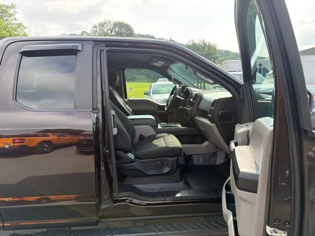 Used 2018 Red Ford XL image 29