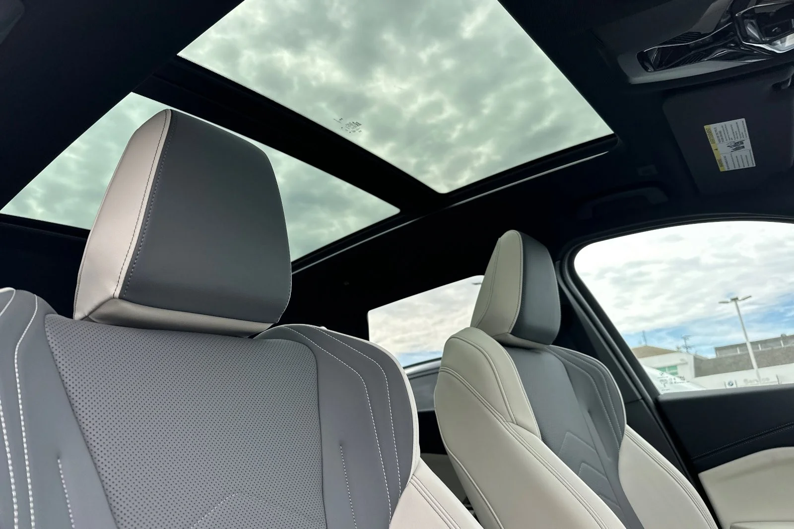 2026 BMW X1 M35i - Photo 16