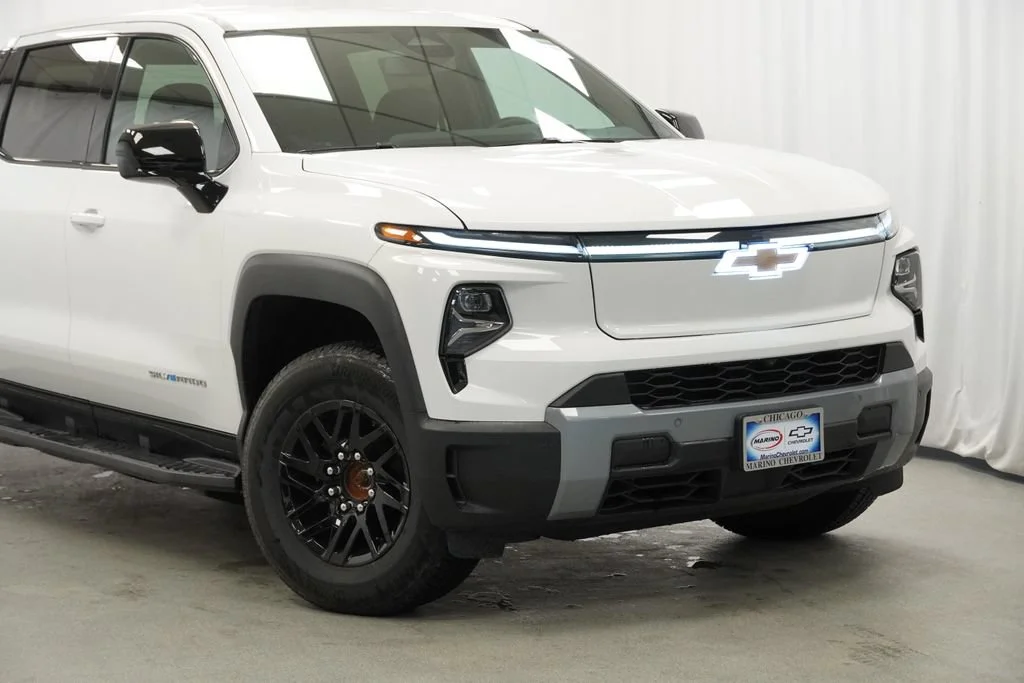 New 2026 Summit White Chevrolet LT - Extended Range image 8