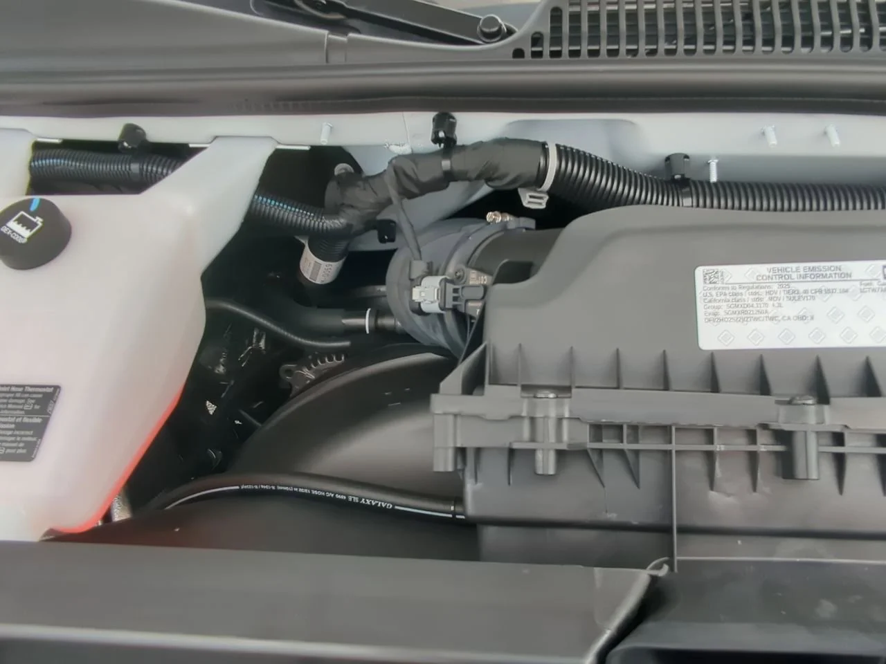 New 2025 Summit White GMC Work Van image 26
