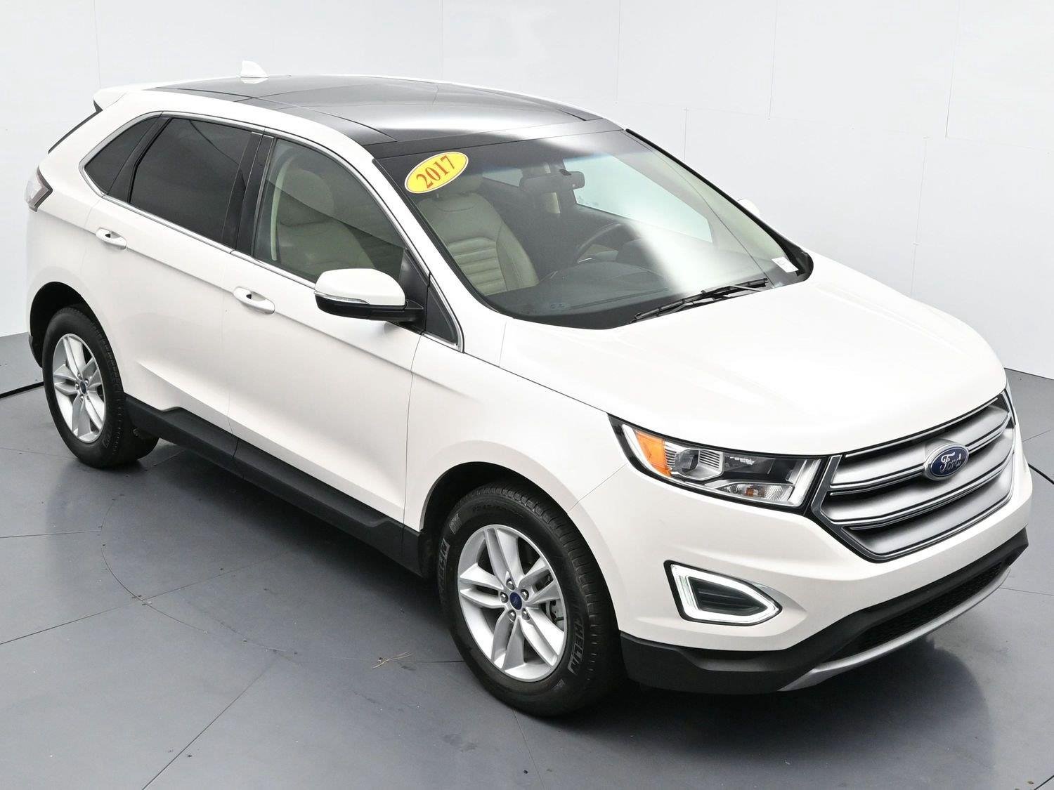 Used 2017 White Platinum Metallic Tri-Coat Ford SEL image 33