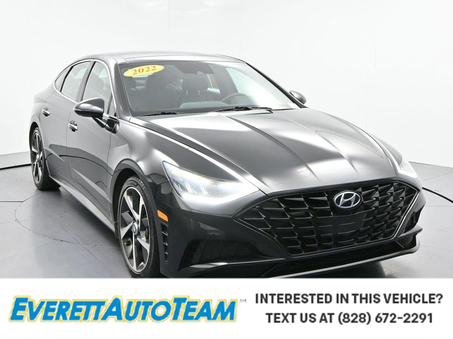 Used 2022 Phantom Black Hyundai SEL Plus image 1