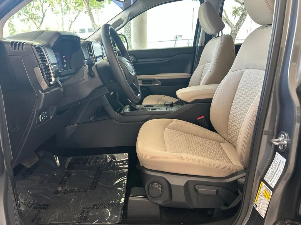 Used 2025 Gray Ford XLT image 5