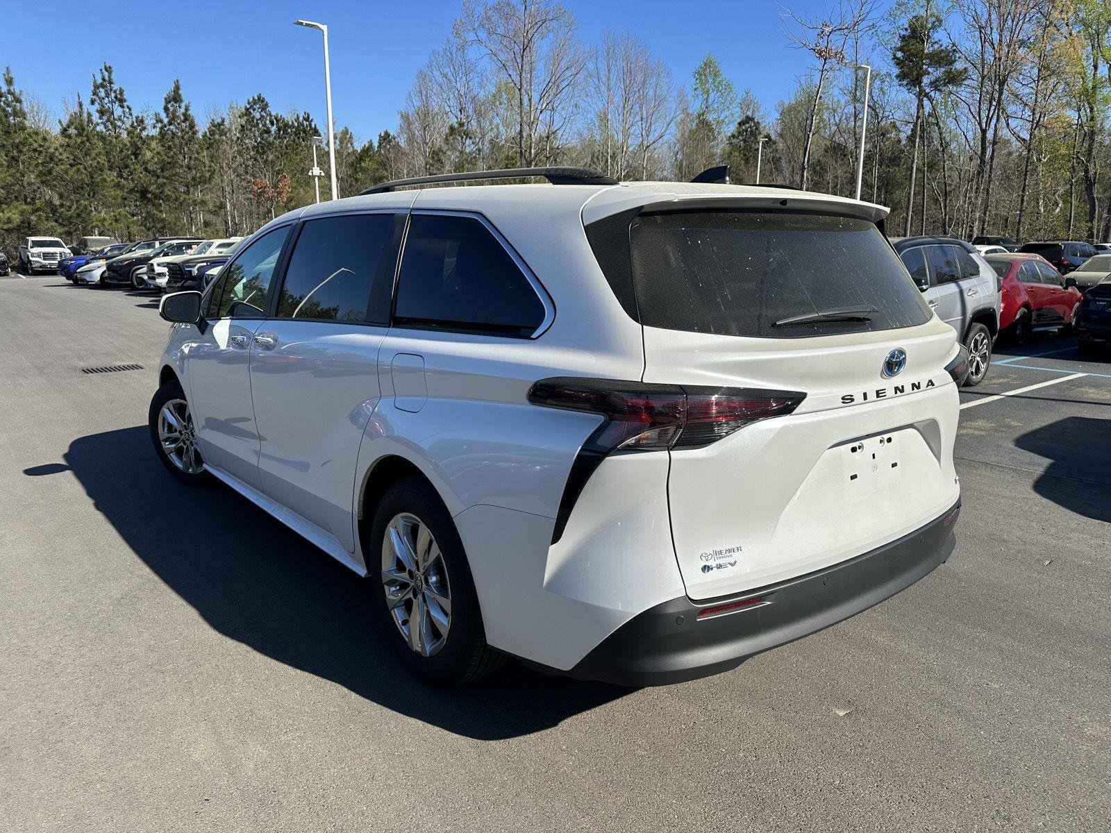 2025 Toyota RAV4 XSE - Photo 96