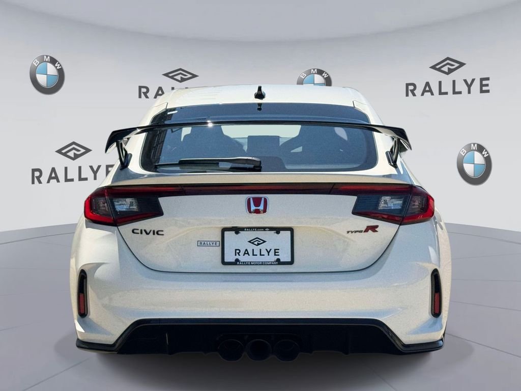 Used 2024 Championship White Honda  image 8