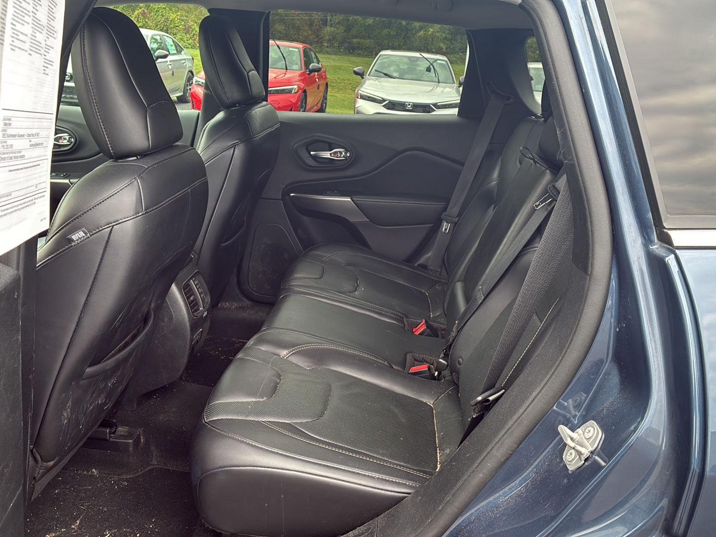 Used 2019 Blue Shade Pearlcoat Jeep Limited image 13