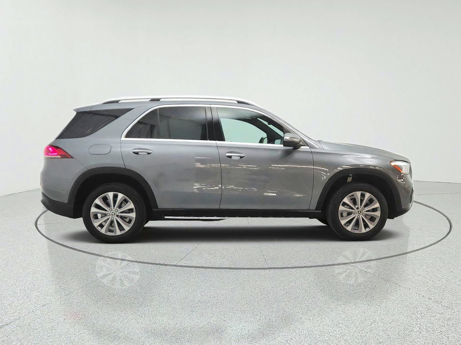 Used 2022 Selenite Grey Metallic Mercedes-Benz GLE 350 SUV image 4