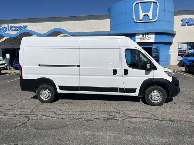 Used 2025 White Ram High Roof image 11