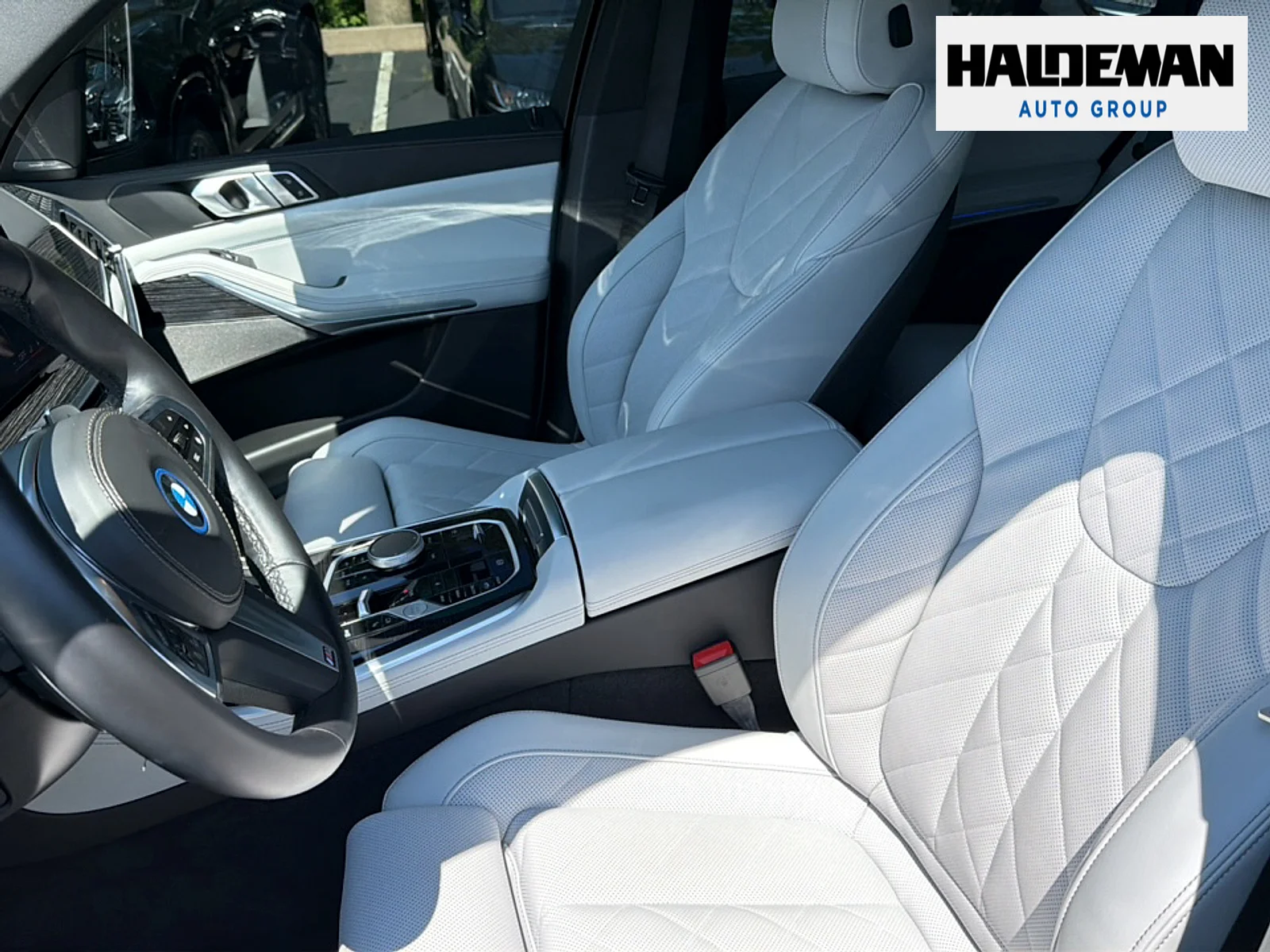 Used 2025 Brooklyn Gray Metallic BMW xDrive50e image 9