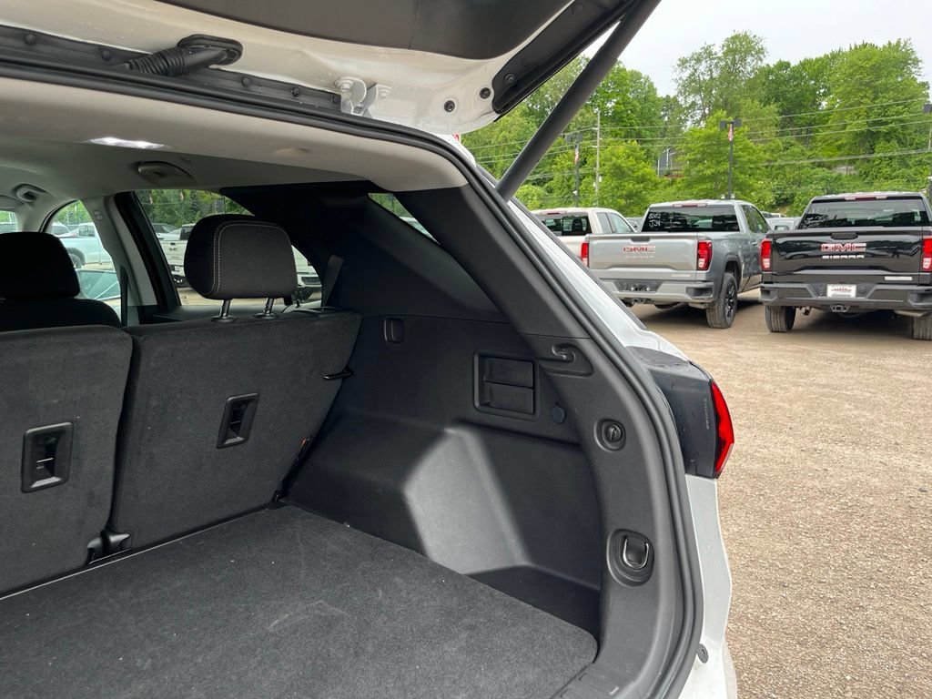 Used 2024 Summit White Chevrolet LT image 14