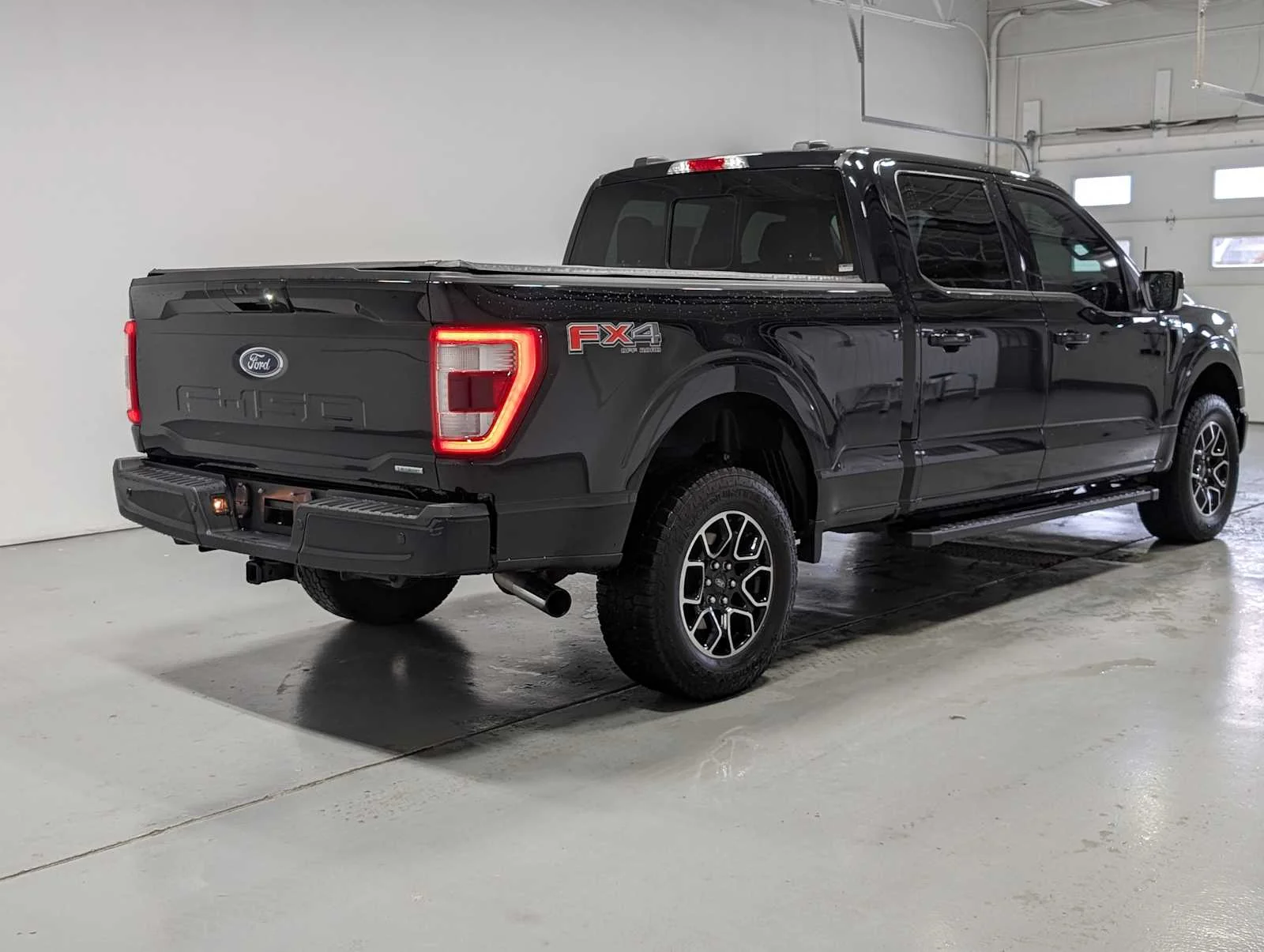 Used 2022 Agate Black Ford LARIAT image 8