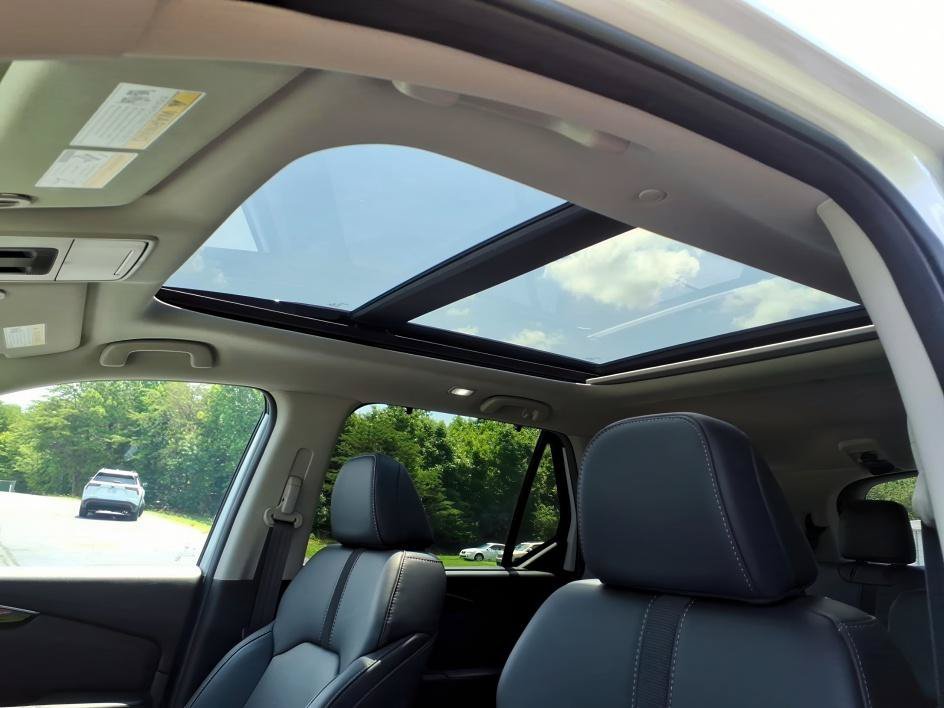 Used 2023 Platinum White Pearl Honda Touring image 15