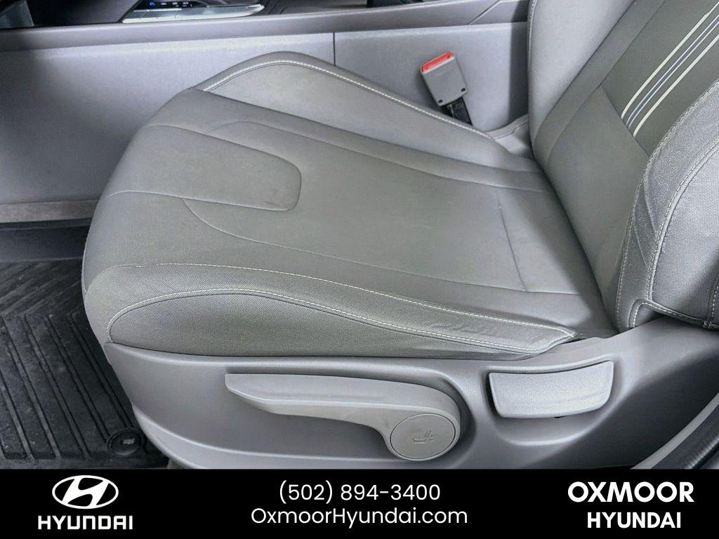 Used 2024 Amazon Gray Hyundai SEL image 19