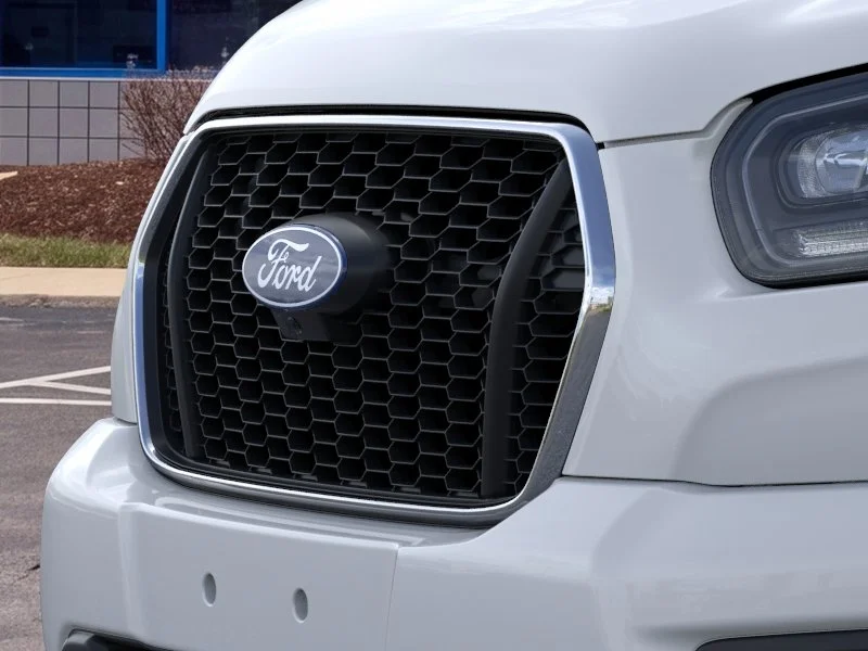 New 2026 Oxford White Ford Passenger Van XLT image 50